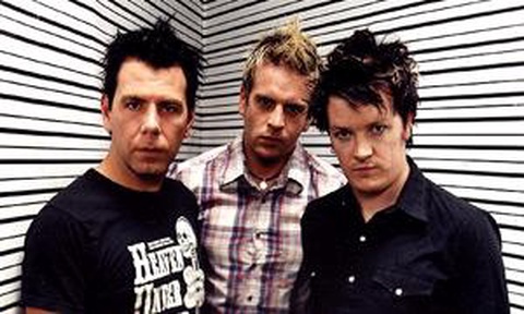 Portrait or other artwork representing [{4a70bca8-deff-43d0-9793-3c10a279d257 Artist the-living-end.jpeg} {9130bea8-a727-47cc-843c-7f11924d00c9 Release matts-punk-3.jpeg}]