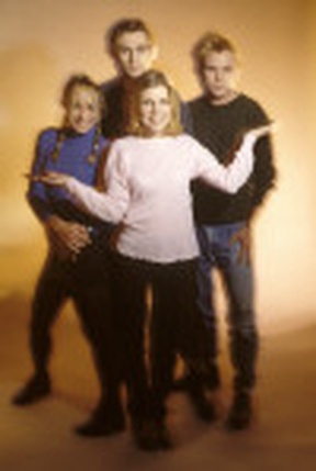 Portrait or other artwork representing [{43fdffa1-f87d-41dc-ae2a-373c0b956283 Release star.jpeg} {5e2abbe1-e568-4ad0-9e24-fdb31007c447 Artist belly.jpeg}]