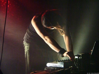 Portrait or other artwork representing [{9154dd45-8821-45e4-bce1-ed7f6bc1464f Artist fractional.jpeg} {ccff11be-e95b-400f-941f-d3461ac3ca5b Release accretion.jpeg}]