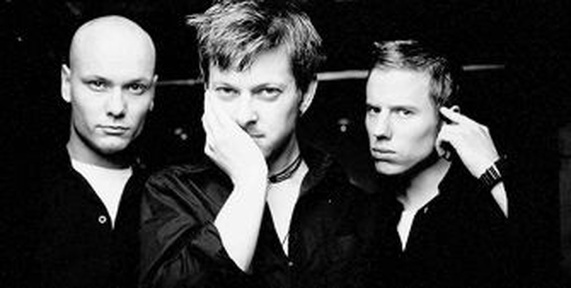 Portrait or other artwork representing [{3138450f-4112-46af-9126-98f1339127e3 Release risen.jpeg} {ae70b220-49a0-45ed-b5af-737f3f737efa Artist statemachine.jpeg}]